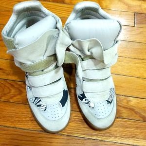 🎁Isabel Marant sneakers  very comfortable  barely worn.